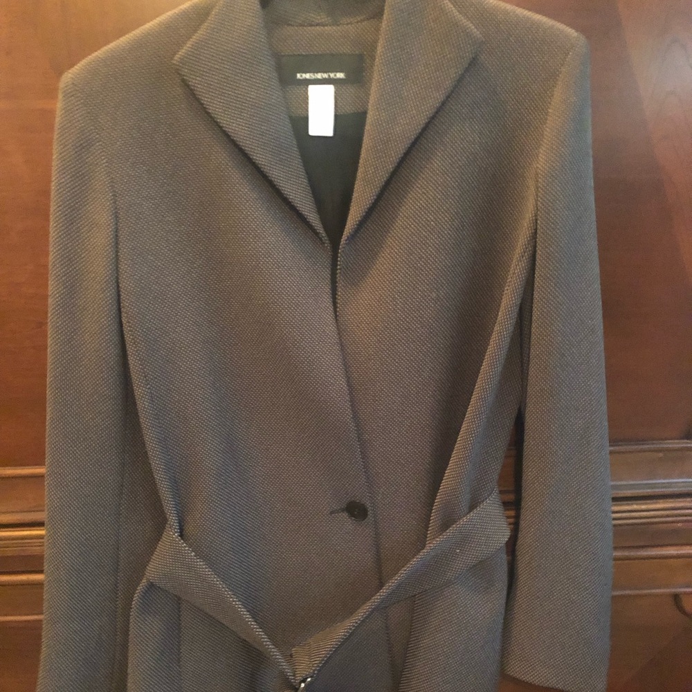 Tweed jacket with belt